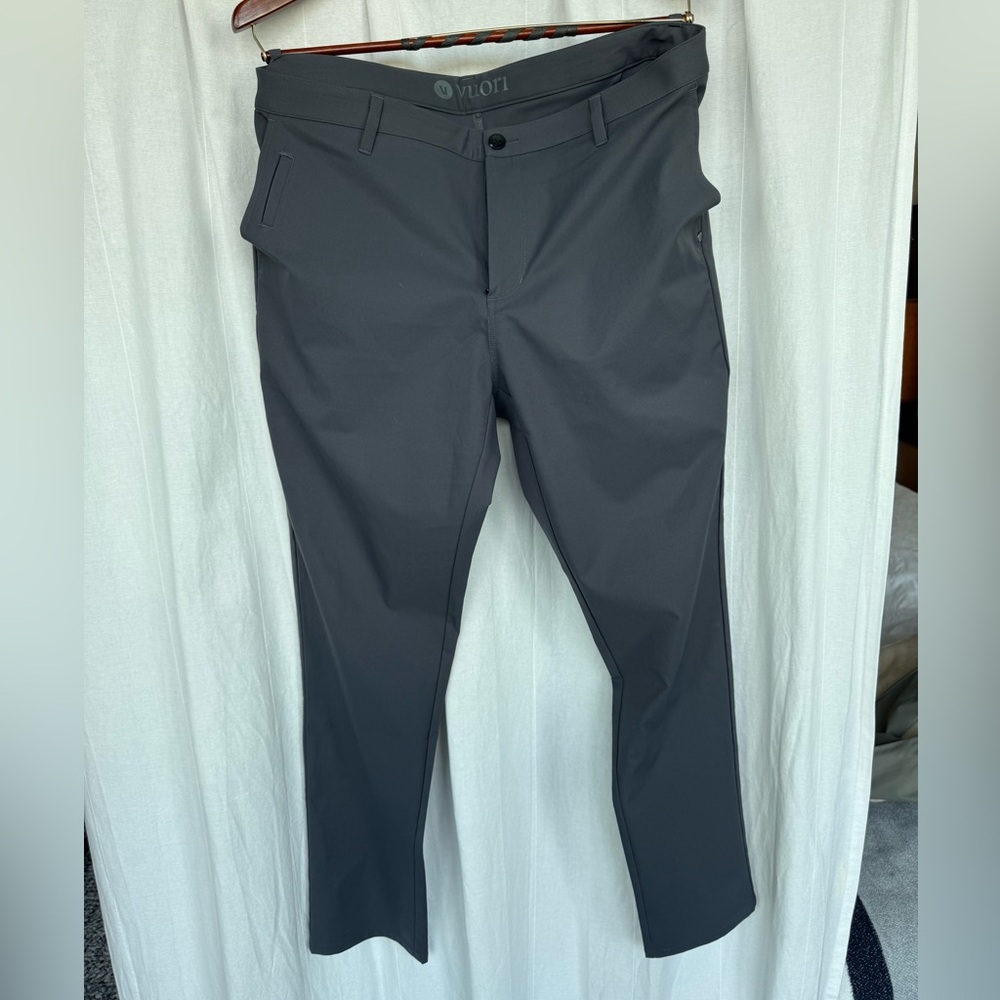 Vuori cascade tech chino pants - charcoal blue
